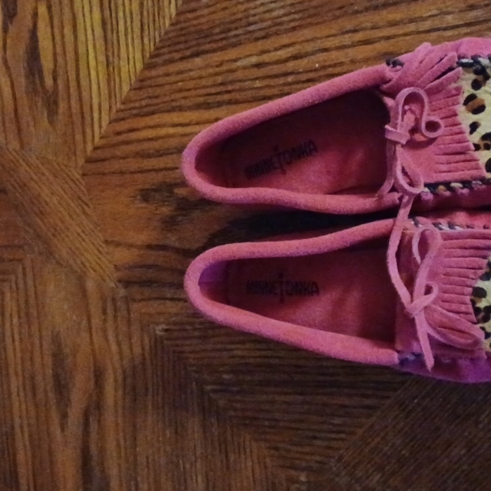 MINNETONKA MOCCASINS - Picture 6 of 8